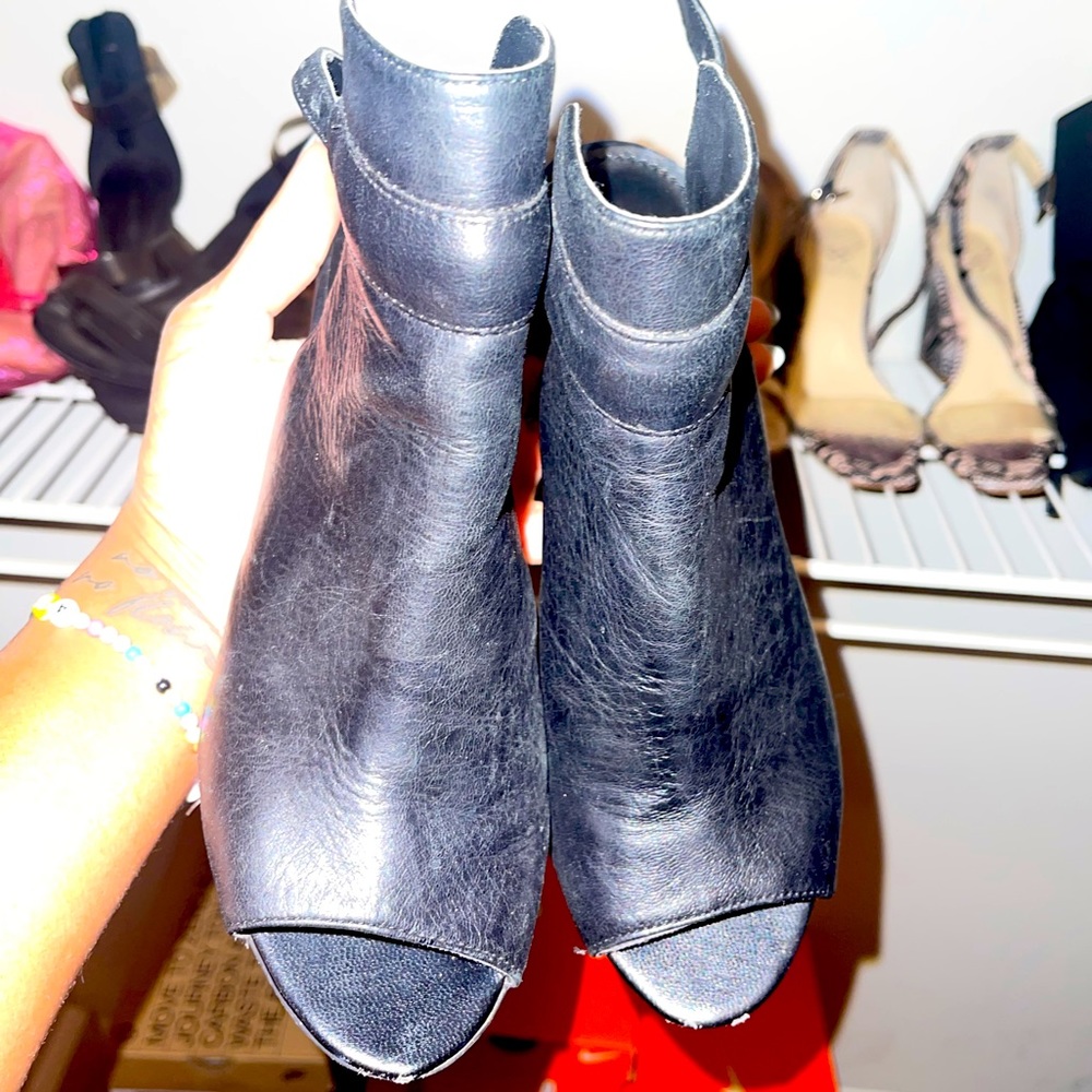 Bootie w/ exposed heel and peep toe